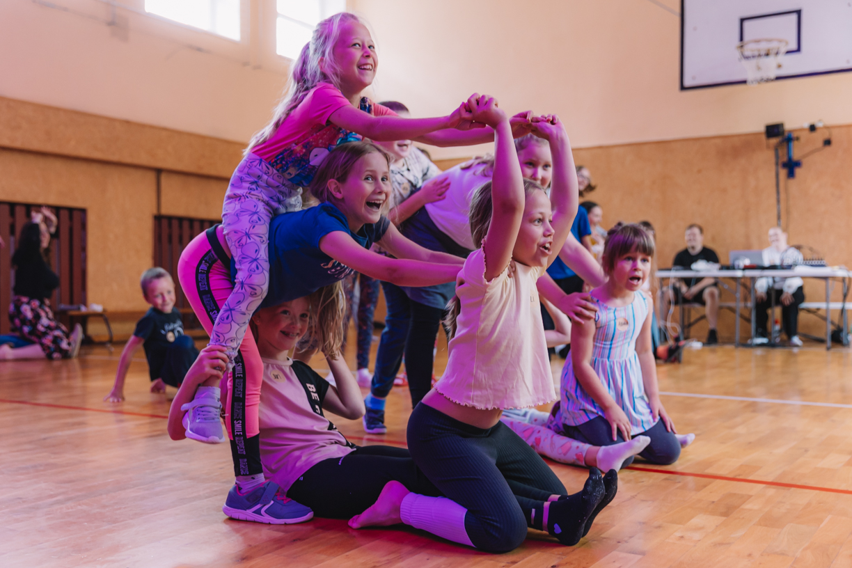 MUSIC CAMP